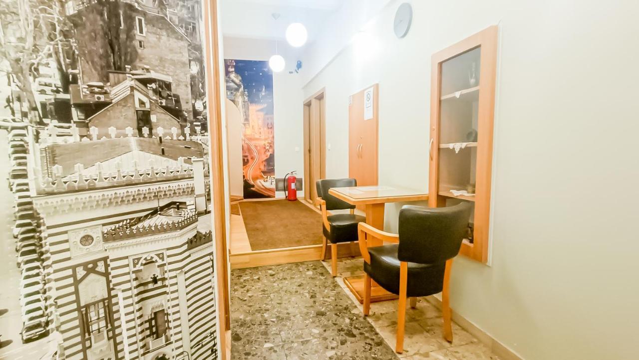 Bascarsija Guesthouse - Private Bath, Tv & Aircon Сараево Екстериор снимка