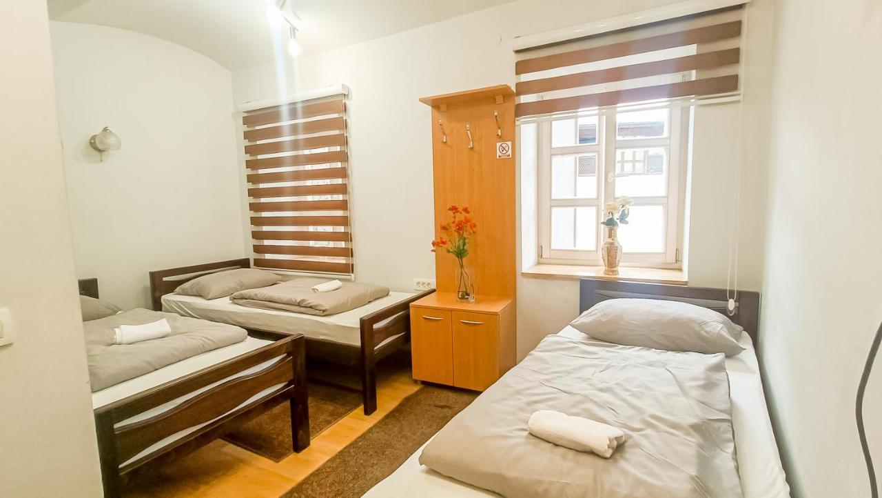 Bascarsija Guesthouse - Private Bath, Tv & Aircon Сараево Екстериор снимка