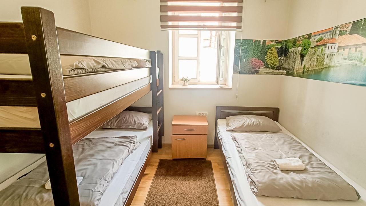 Bascarsija Guesthouse - Private Bath, Tv & Aircon Сараево Екстериор снимка