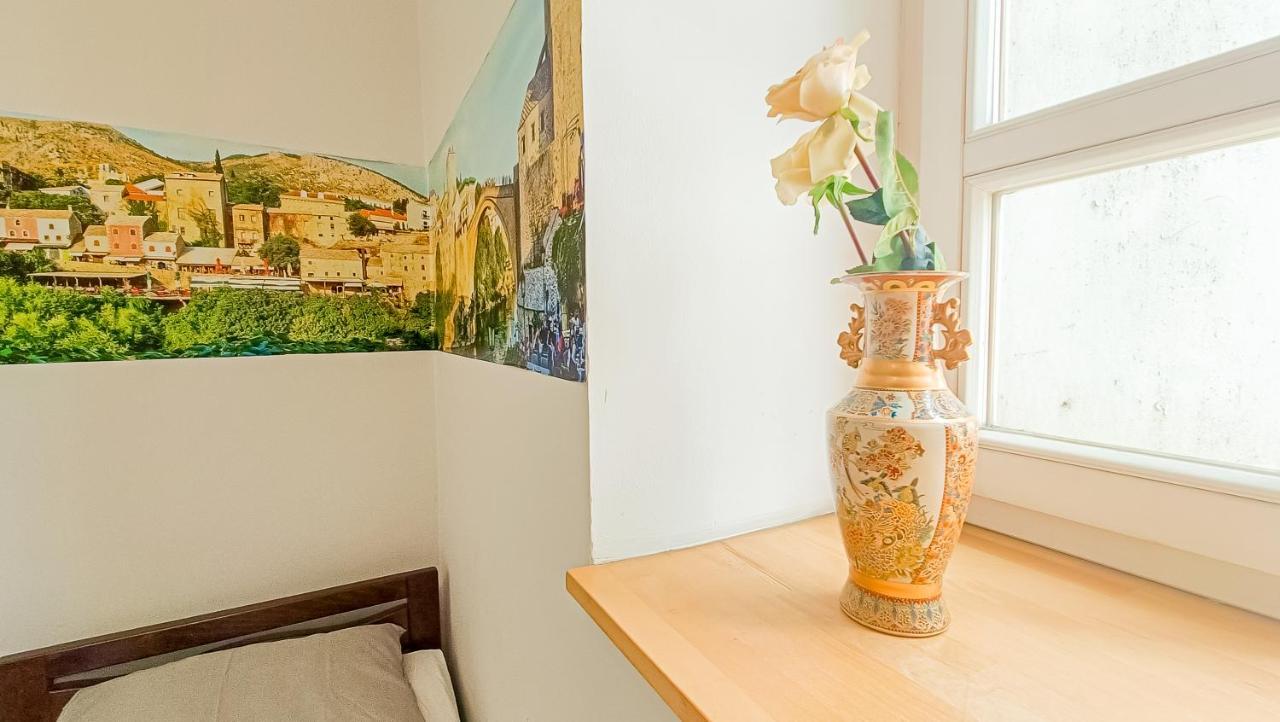 Bascarsija Guesthouse - Private Bath, Tv & Aircon Сараево Екстериор снимка